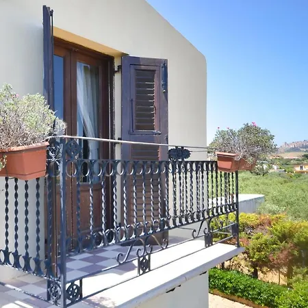 Foresteria Baglio Della Luna Hotel 4*