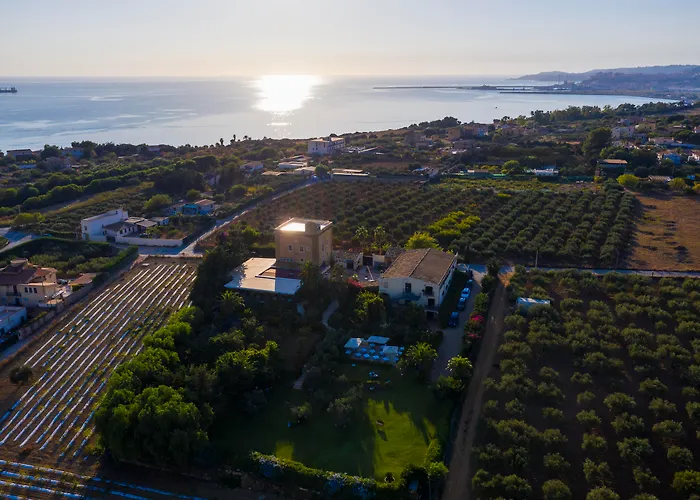 Foresteria Baglio Della Luna Отель 4*