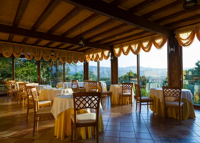 Hotel Foresteria Baglio Della Luna 4*