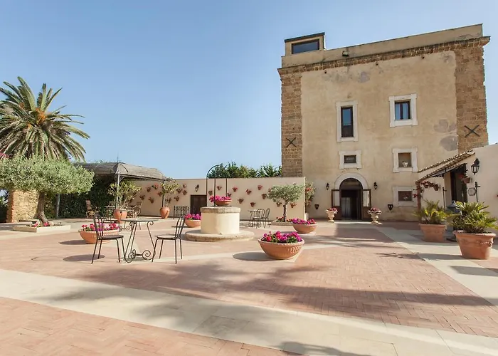 Hotel Foresteria Baglio Della Luna 4*